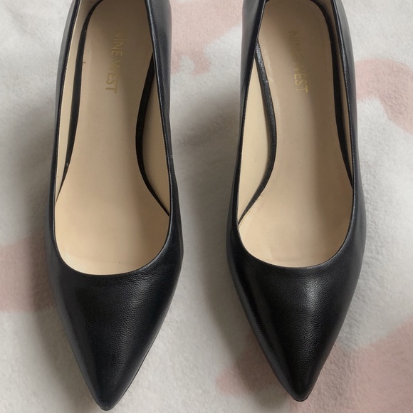 Nine West Pump, black, lamb skin, US6 - Picture 1 of 7